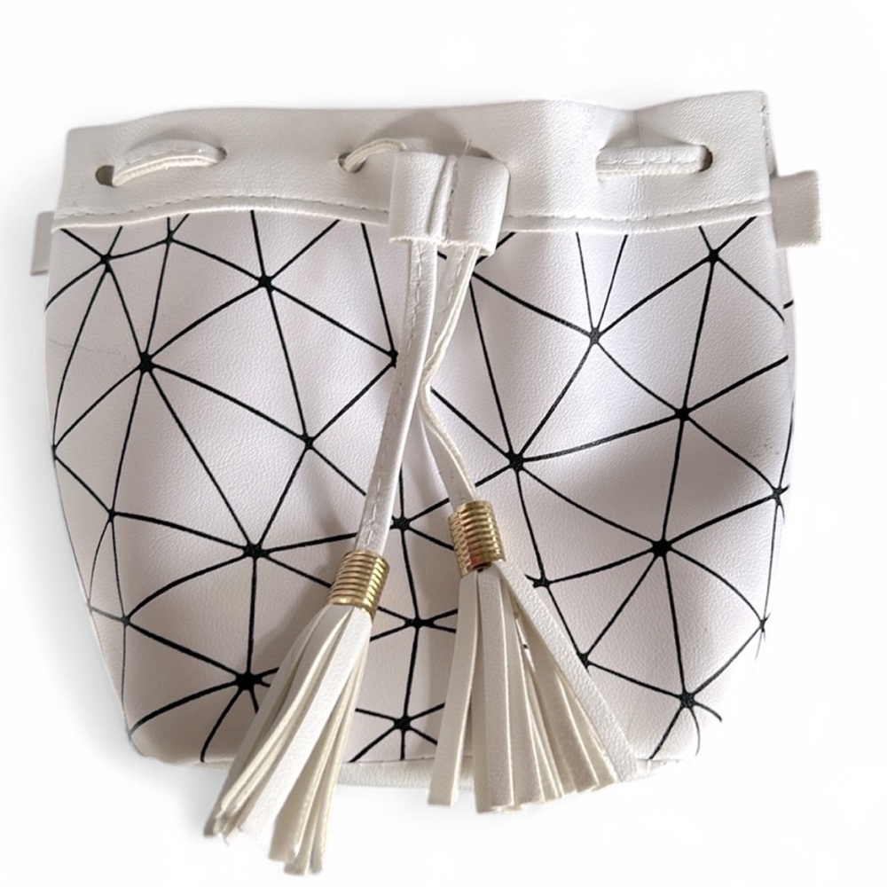 Geometric White Bucket Bag with tassels